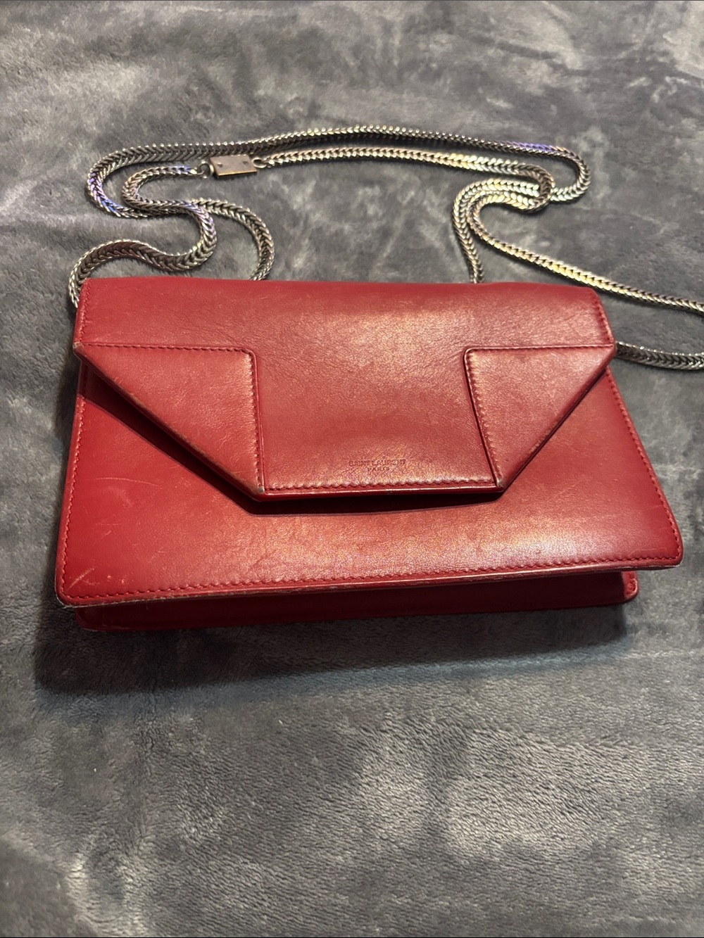Saint Laurent Betty vintage Red Leather Crossbody Bag with Silver Chain - Picture 14 of 17